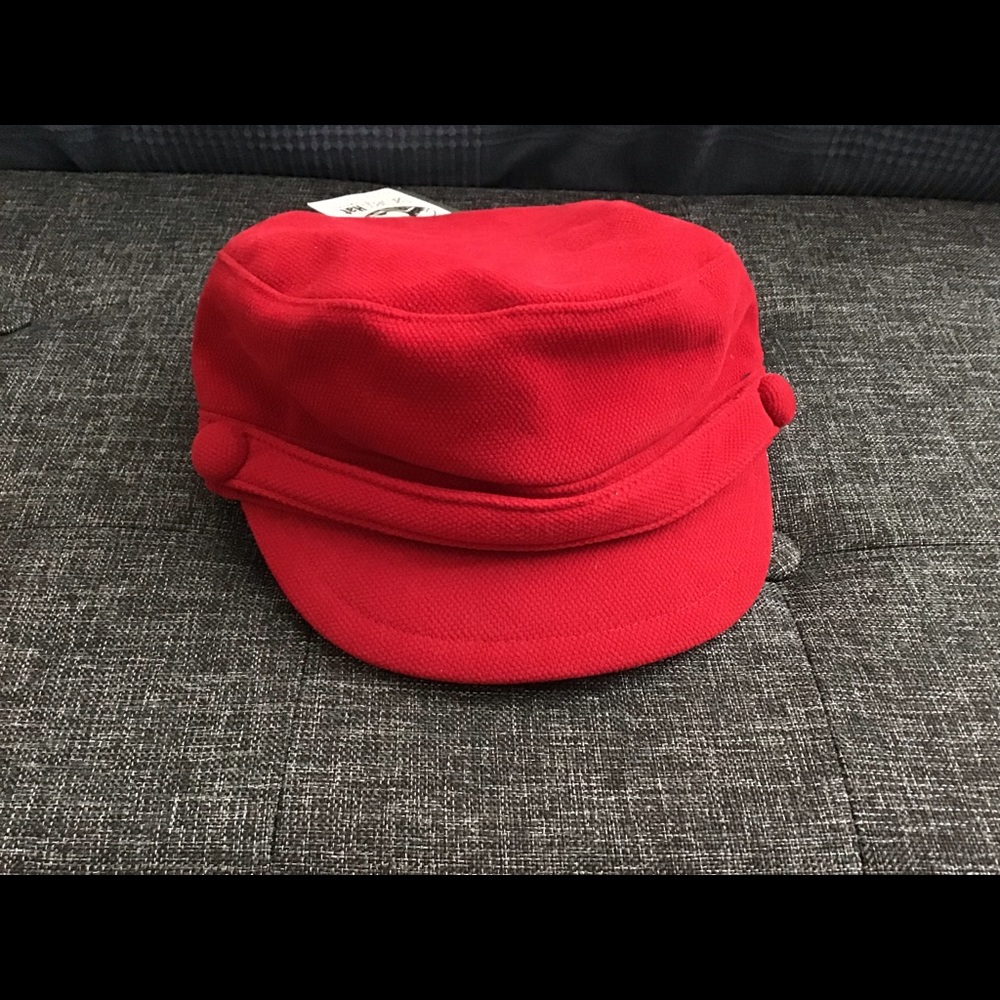 Dark red women’s hat